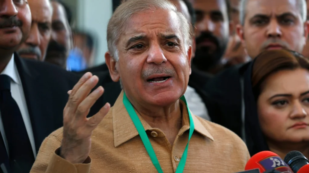 Pakistans statsminister avsatt i politisk drama