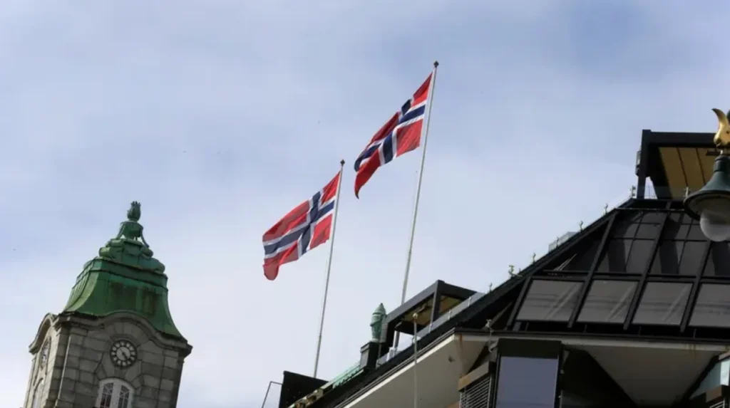 Norway sentences ex-US embassy guard of spying for Iran, Russia